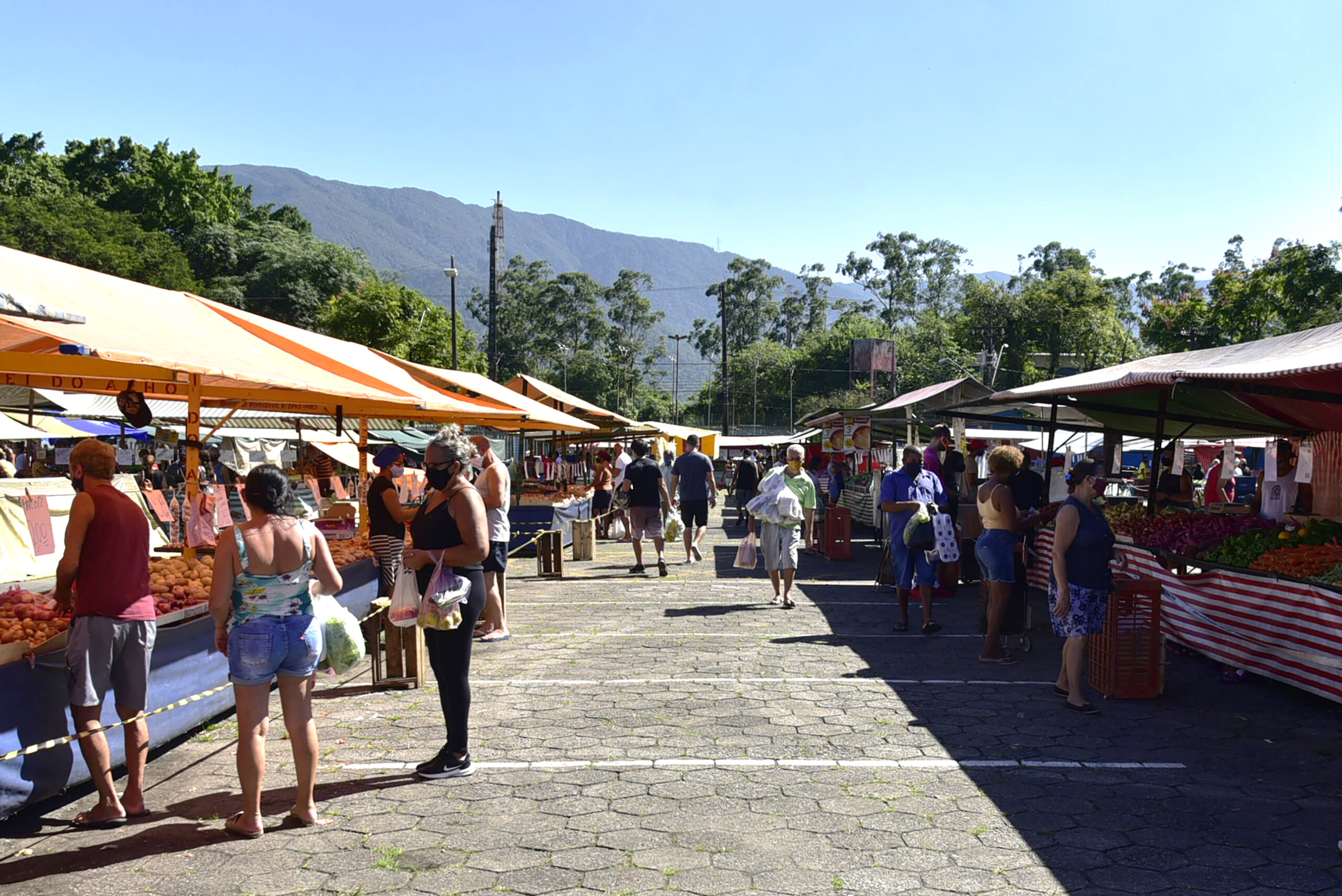Operação Delegada na Feira Livre no Kartódromo na manhã deste sábado (10)