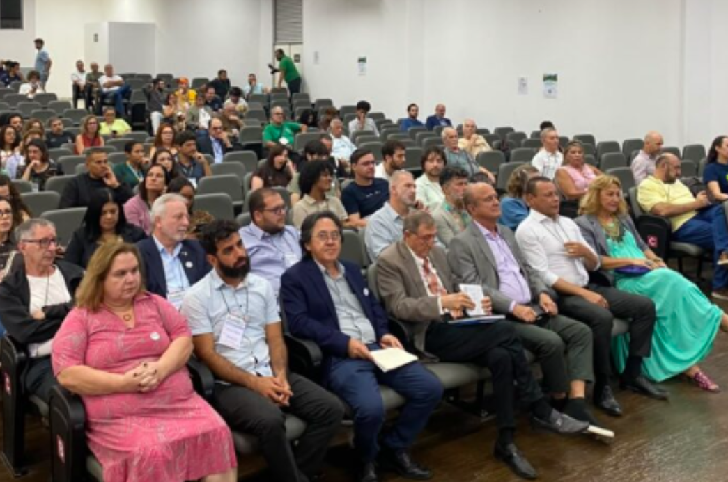 Grupo Entre Fases abordou temas como qualidade do sono, atividades físicas e outros cuidados para a saúde da mulher